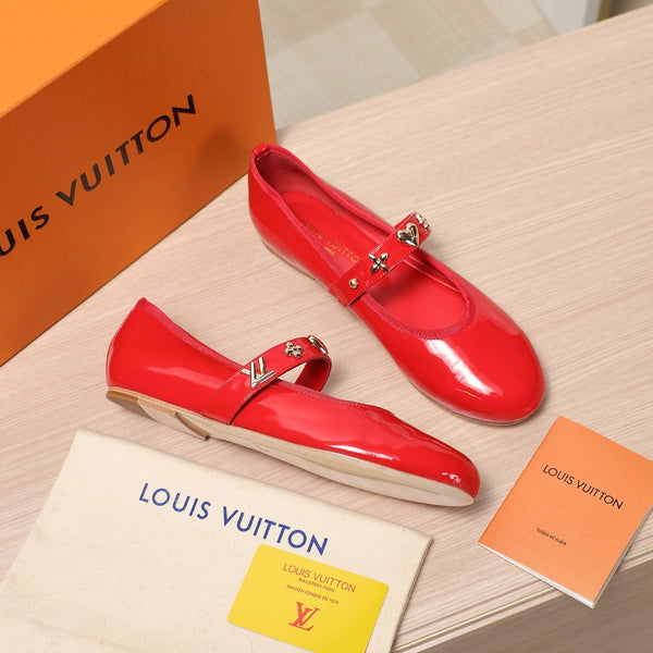 LV 25C Romy Flat Rosso Pelle di vitello verniciata Con logo dorato 218306