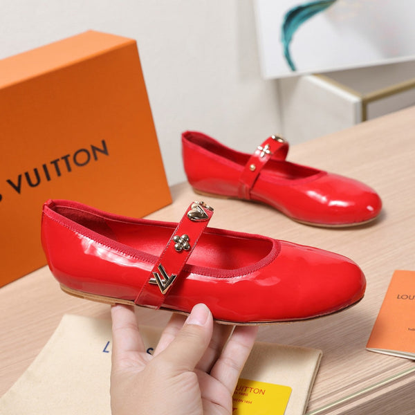LV 25C Romy Flat Rosso Pelle di vitello verniciata Con logo dorato 218306