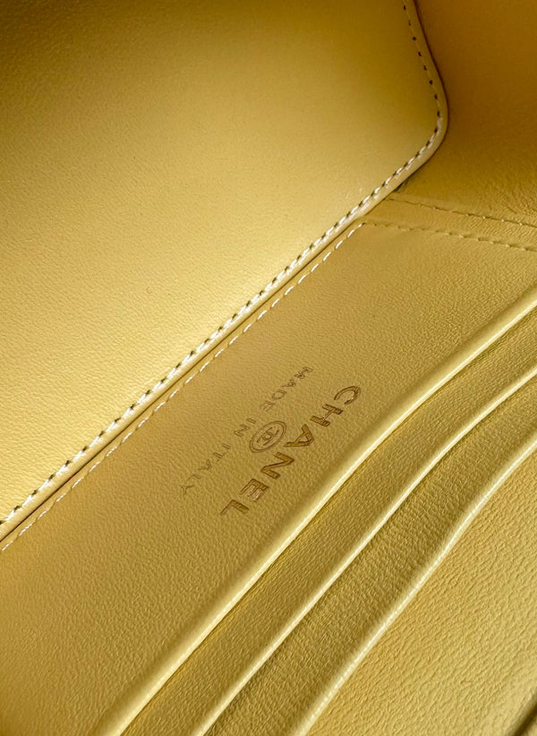 CC Vanity Case Pearl 17cm Yellow Lambskin Gold hardware