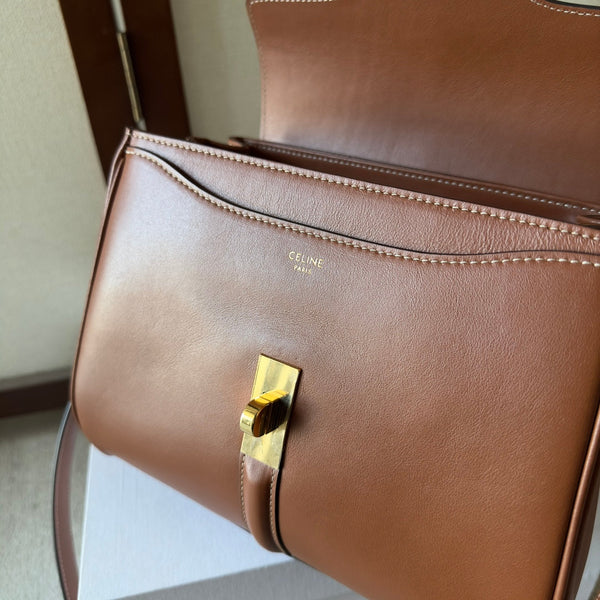 CLASSIQUE BAG 23 IN NUTMEG BROWN CALFSKIN GOLD HARDWARE