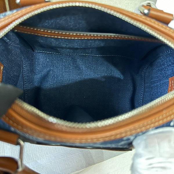 BORSA BOSTON 19 PICCOLA IN DENIM BLU SPAZIALE TRIOMPHE E FINITURE IN PELLE DI VITELLO MARRONE