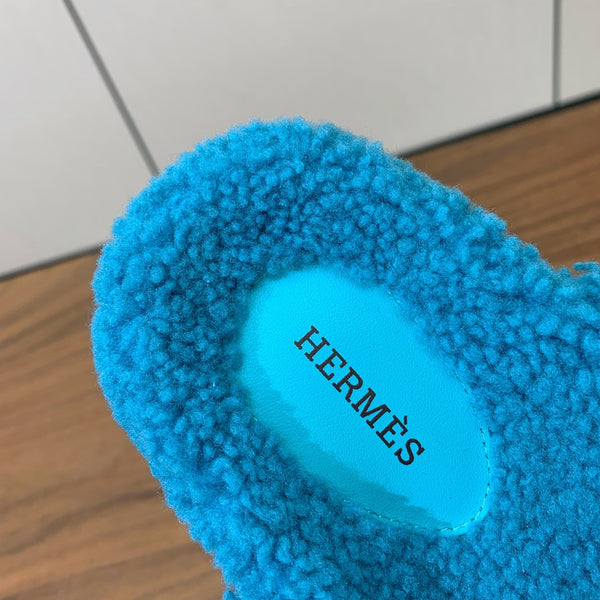 HM Chypre Sandal In Blue Lamb Wool 984176