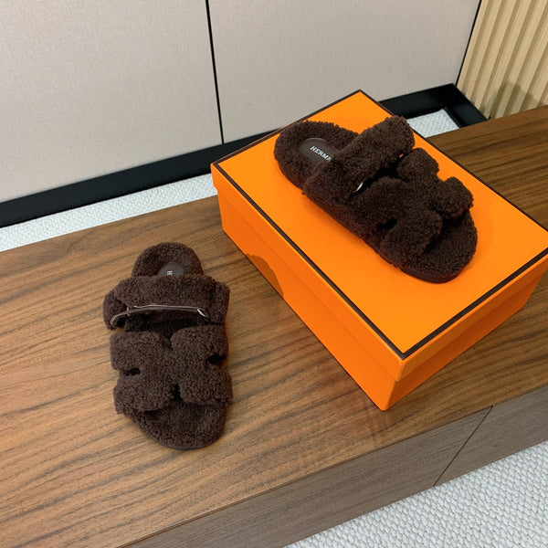 HM Chypre Sandal In Dark Brown Lamb Wool 984179