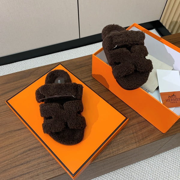 HM Chypre Sandal In Dark Brown Lamb Wool 984179