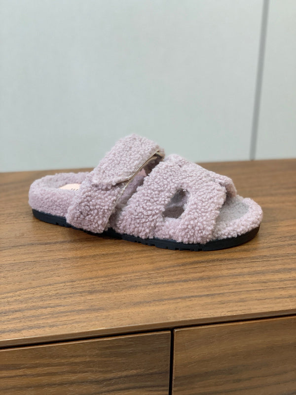 HM Chypre Sandal In Light Purple Lamb Wool 984180