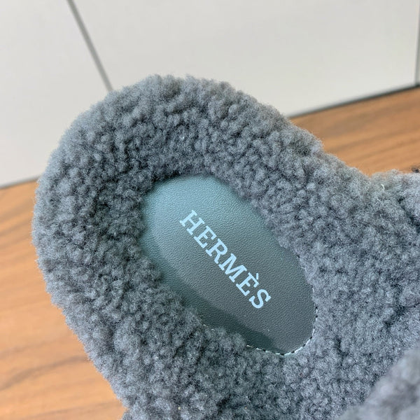 HM Chypre Sandal In Dark Grey Lamb Wool 984183