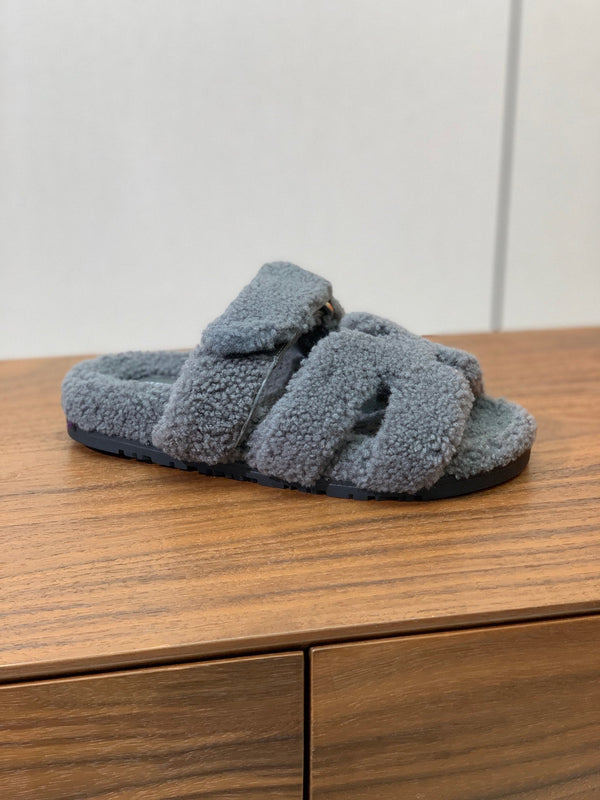 HM Chypre Sandal In Dark Grey Lamb Wool 984183