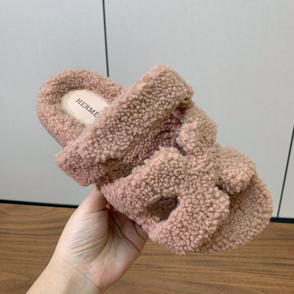 HM Chypre Sandal In Light Pink Lamb Wool 984184