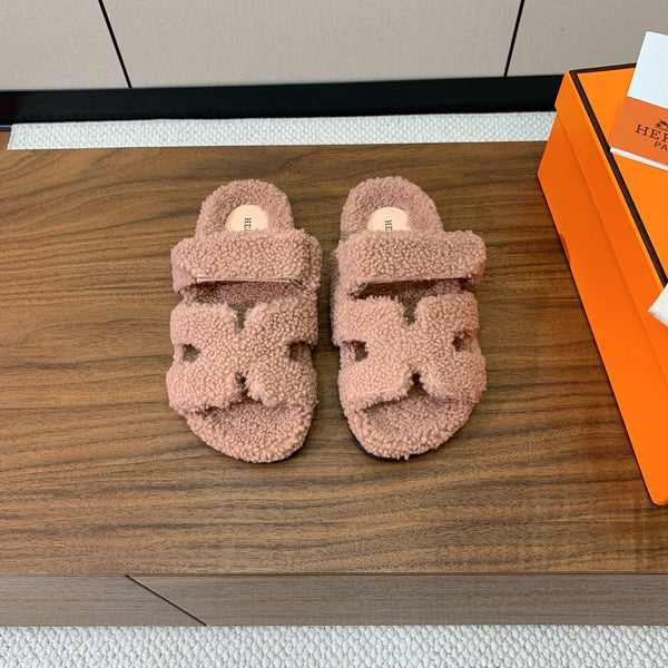 HM Chypre Sandal In Light Pink Lamb Wool 984184