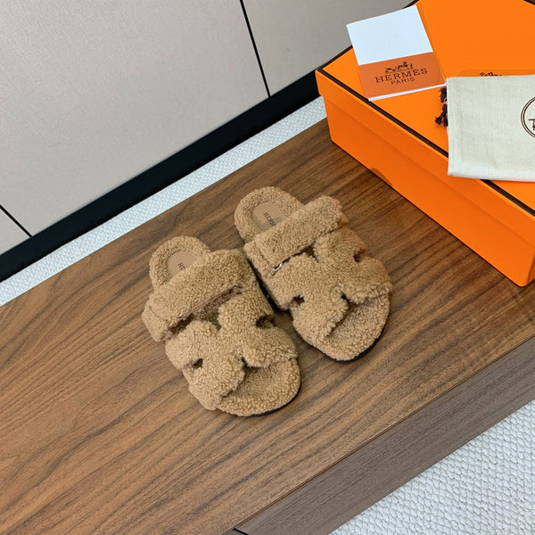 HM Chypre Sandal In Light Brown Lamb Wool 984186