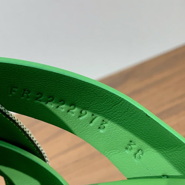 Sandalo HM Kazimir in pelle di vitello verde grigio 293988