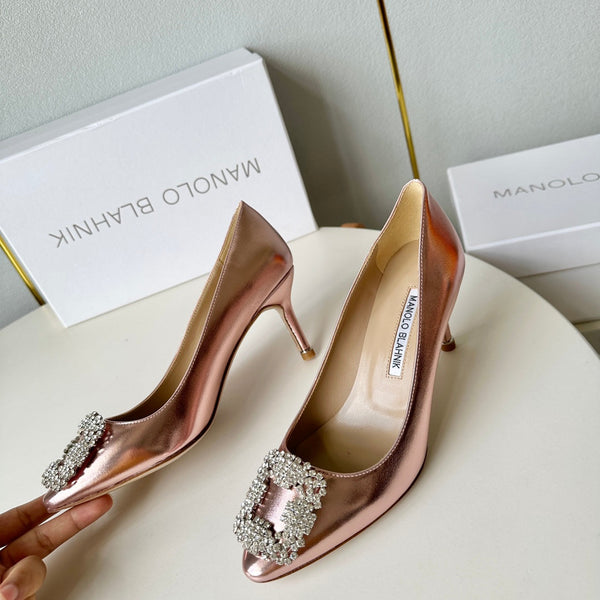 Manolo Diamond Buckle Pumps Pink Gold Mirror Cowhide 451181