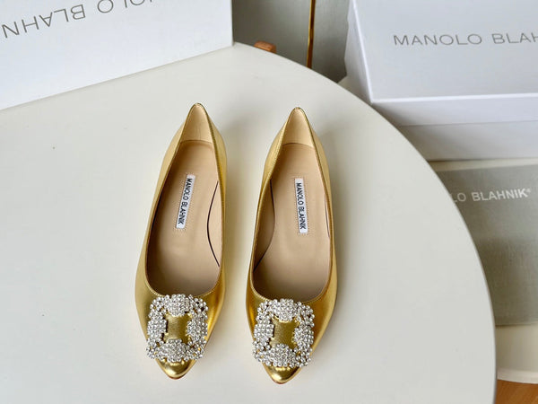Manolo Diamond Buckle Pumps Gold Mirror Cowhide 451182