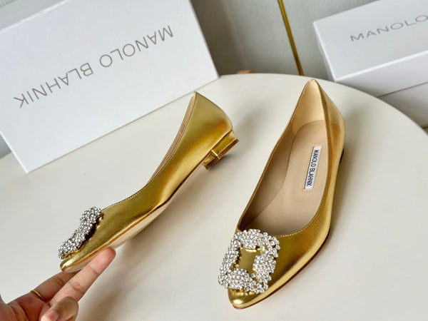 Manolo Diamond Buckle Pumps Gold Mirror Cowhide 451182