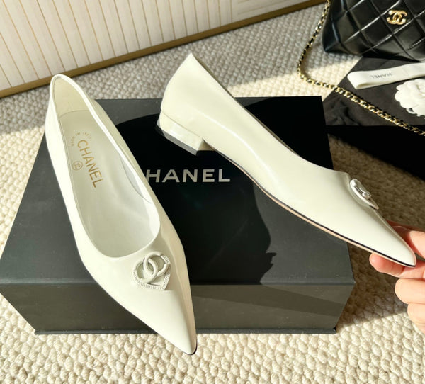 CC Ballet In White Cowhide 151527