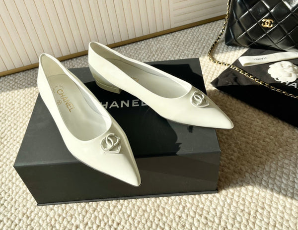 CC Ballet In White Cowhide 151527