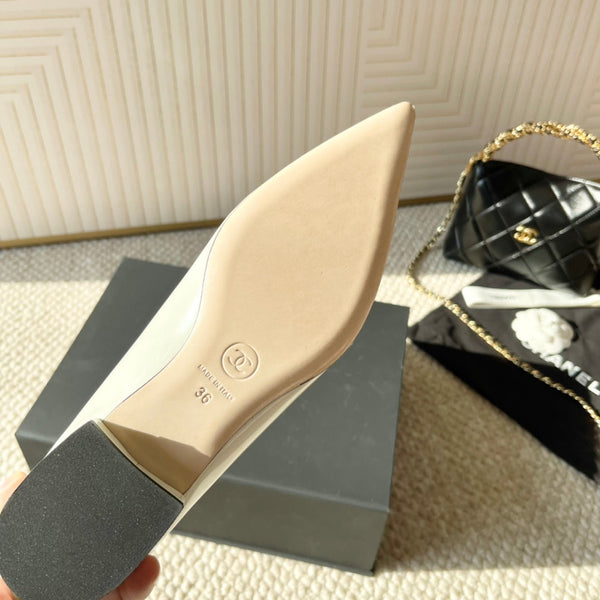 CC Ballet In White Cowhide 151527