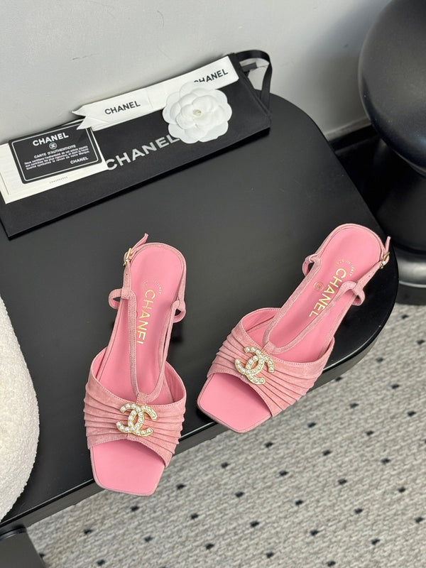CC 25 Marry Jane Sandals Pink Suede 329774