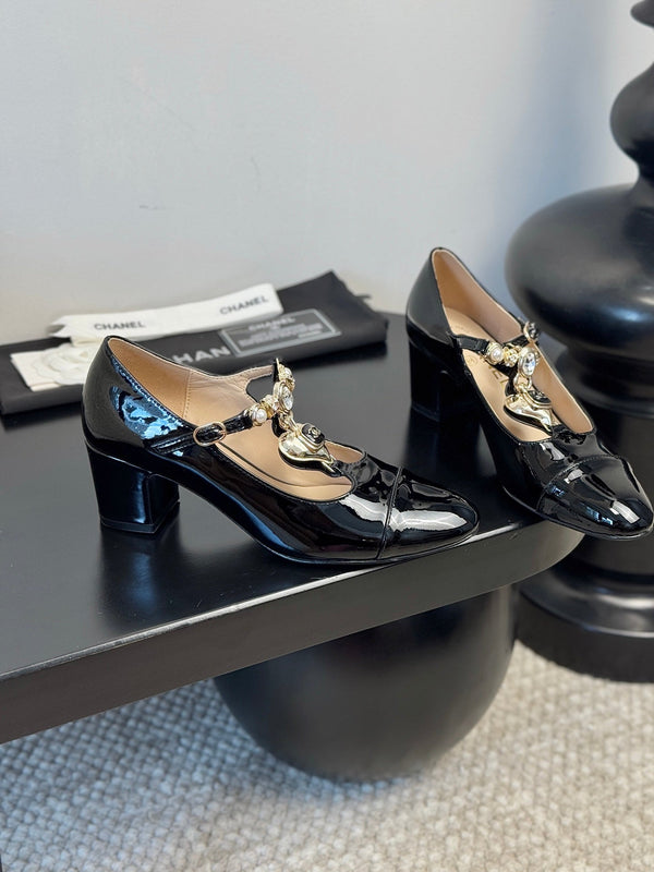 CC 25 Marry Jane Black Glossy Lambskin 329764