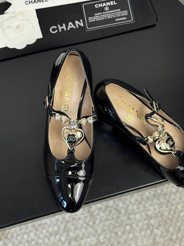 CC 25 Marry Jane Black Glossy Lambskin 329764