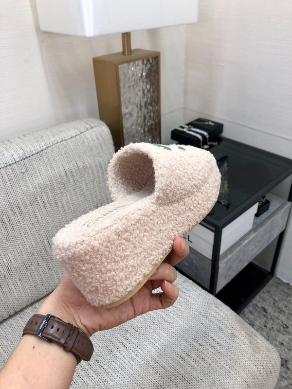 CC Wedge Sandal Beige Wool