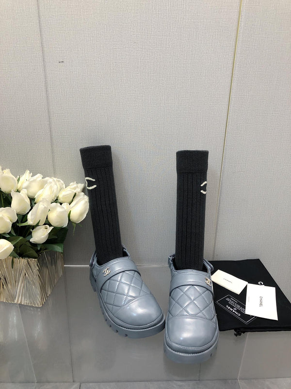 PANTOFOLA CON PLATEAU E PELLE DI AGNELLO BLU ZAFFIRO