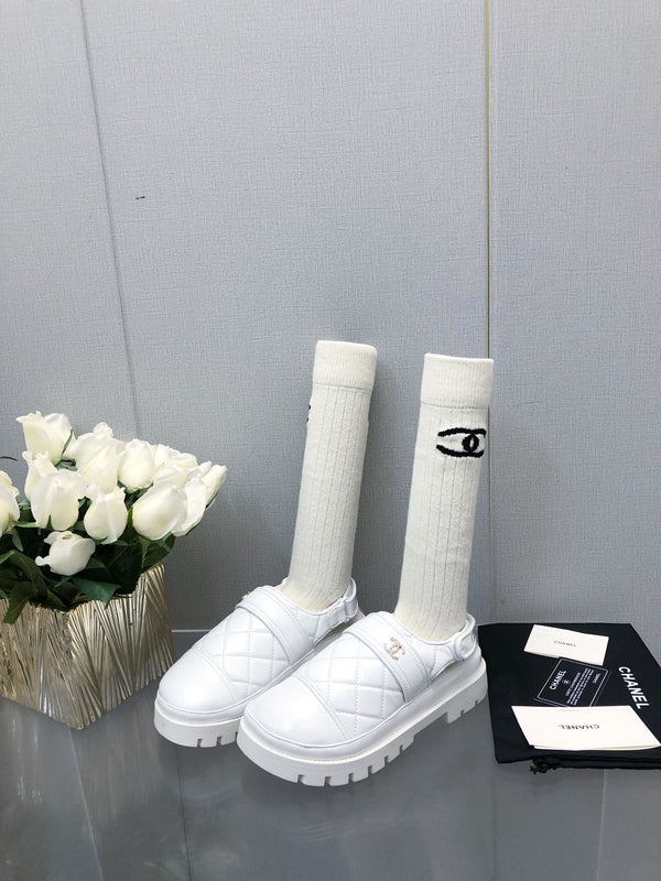 PANTOFOLA CON PLATEAU IN PELLE DI AGNELLO BIANCA