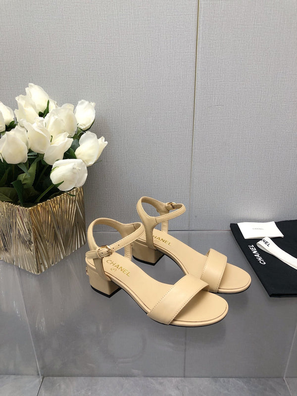 SANDALO CON TACCO A BLOCCO 5 CM IN PELLE DI AGNELLO MARRONE SABBIA