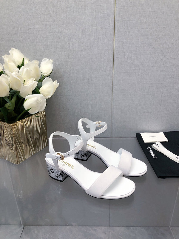 BLOCK HEEL WITH CRYSTAL 5 CM SANDAL IN WHITE FABRIC