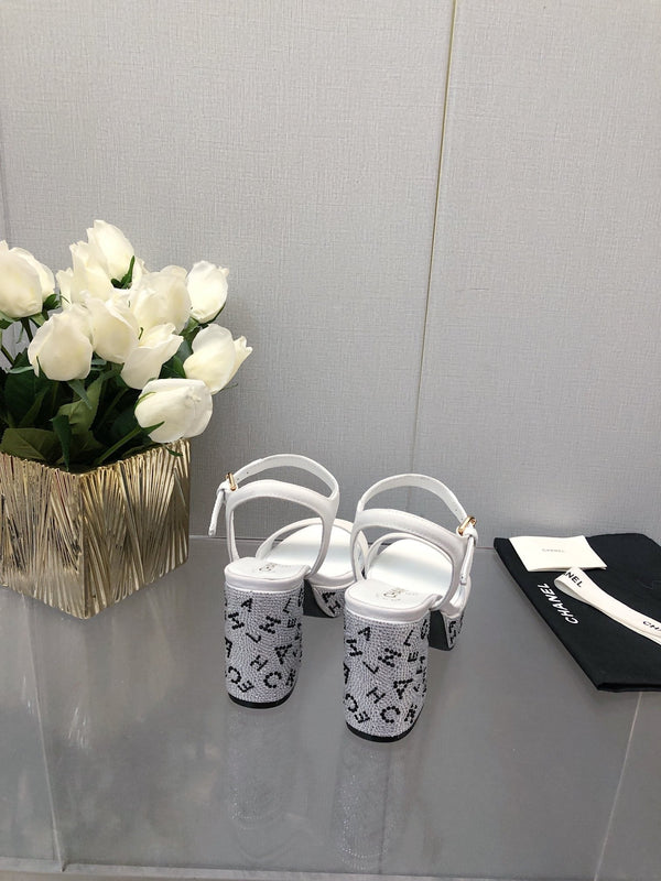 BLOCK HEEL WITH CRYSTAL 9 CM SANDAL IN WHITE FABRIC