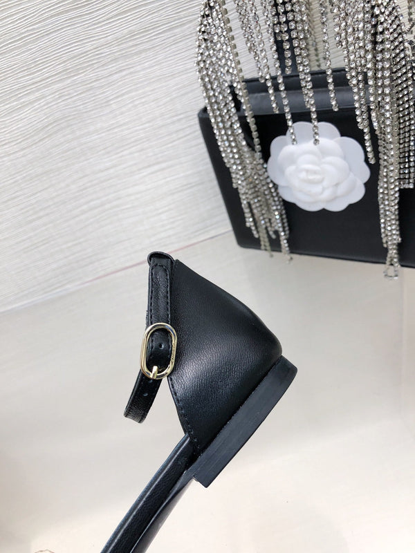 BLACK LAMBSKIN CAMELLIA HOLLOW SANDAL