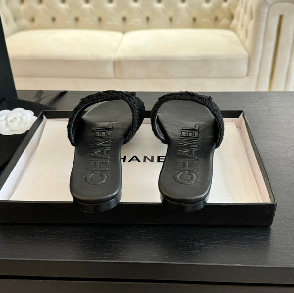 mule sandal black raffia