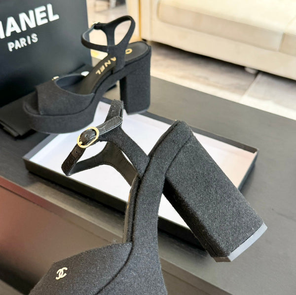 HIGH HEEL PLATFORM SANDALS IN BLACK SUEDE