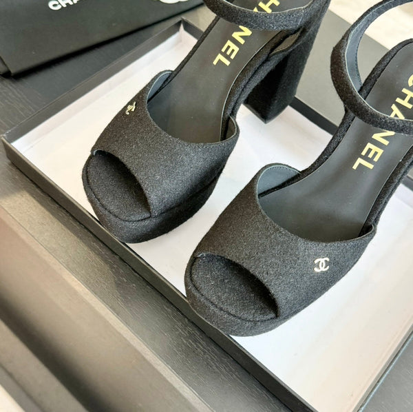 HIGH HEEL PLATFORM SANDALS IN BLACK SUEDE