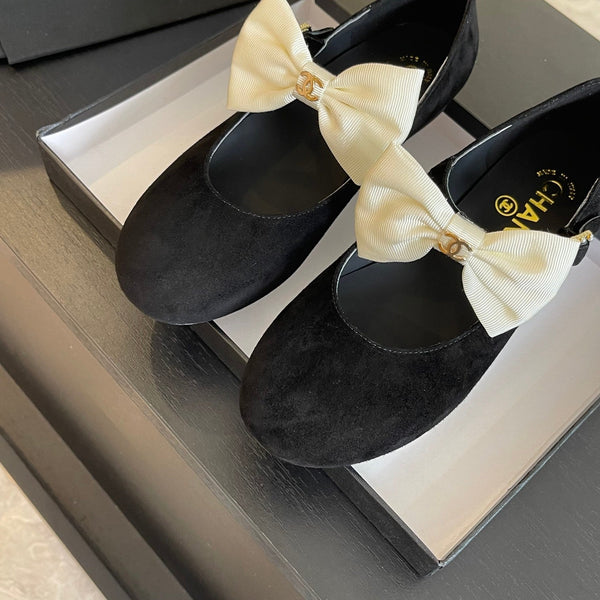 BALLERINA IN PELLE SCAMOSCIATA NERA CON FIOCCO BIANCO