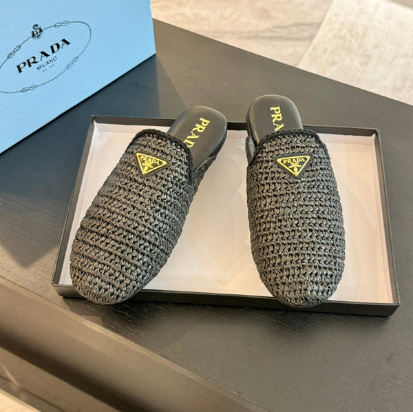 PRA MULES ALL'UNCINETTO IN PELLE DI AGNELLO NERA