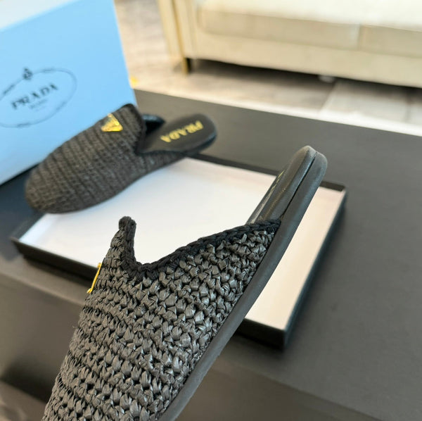 PRA MULES ALL'UNCINETTO IN PELLE DI AGNELLO NERA