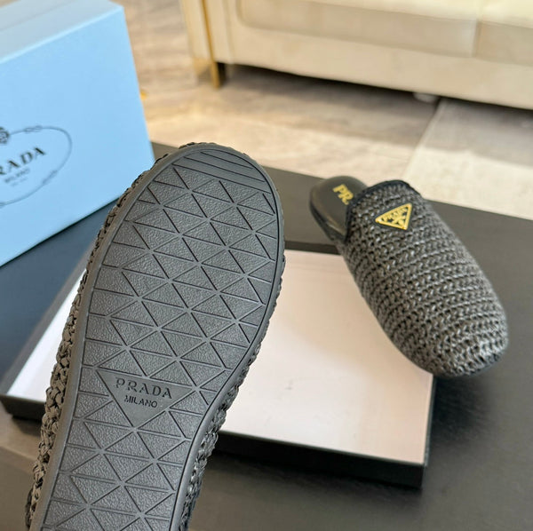 PRA MULES ALL'UNCINETTO IN PELLE DI AGNELLO NERA