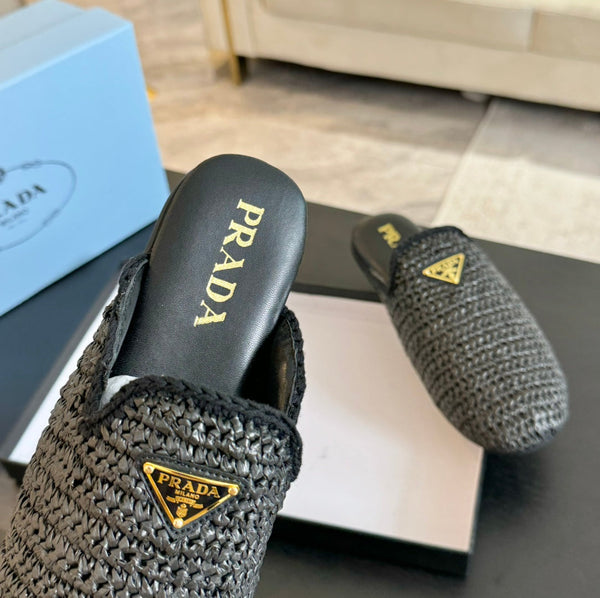 PRA MULES ALL'UNCINETTO IN PELLE DI AGNELLO NERA