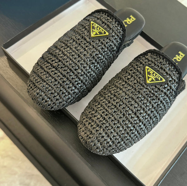 PRA MULES ALL'UNCINETTO IN PELLE DI AGNELLO NERA