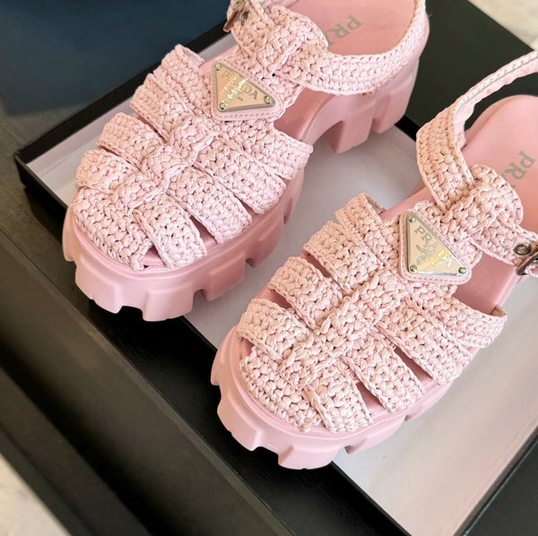 SANDALI A GABBIA IN PELLE DI AGNELLO ROSA CHIARO CON CROCHET MONOLITH PRA