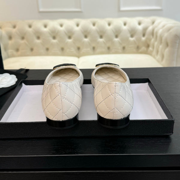 ballet flat white quilted lambskin large black cc logo