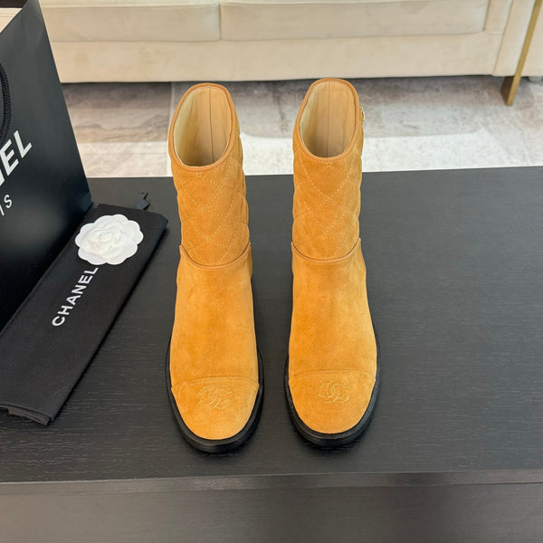 Stivaletti CC 30mm in pelle scamosciata giallo scuro trapuntata