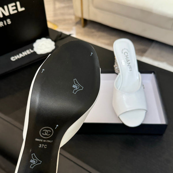 T-STRAP PEARL HEEL 85 MM SANDALS IN WHITE LAMBSKIN MULE