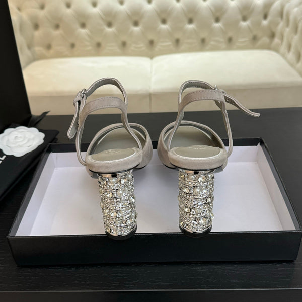 T-STRAP PEARL HEEL 85 MM SANDALS IN PASTEL GRAY SUEDE