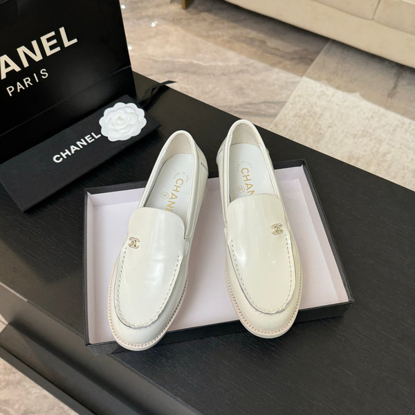 CC 25C Moccasins White Patent Leather
