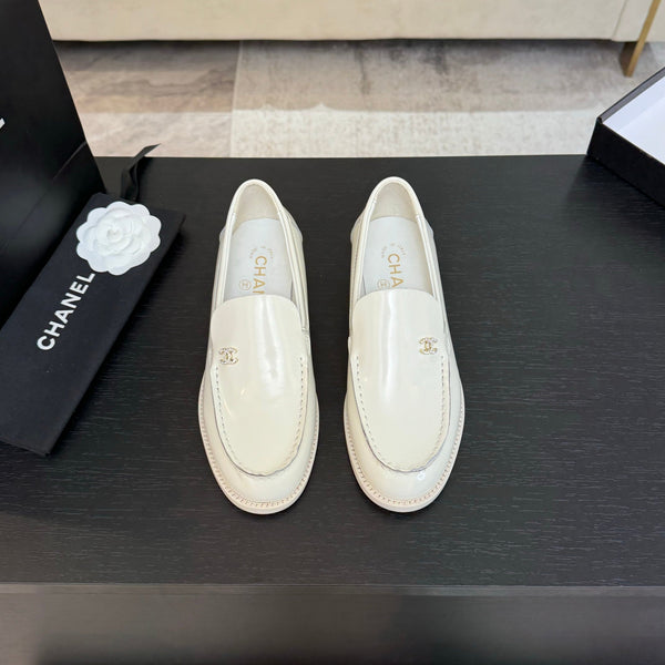 CC 25C Moccasins White Patent Leather