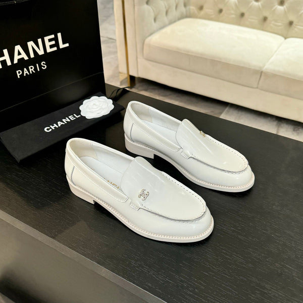 CC 25C Moccasins White Patent Leather