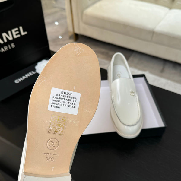 CC 25C Moccasins Ivory Patent Leather