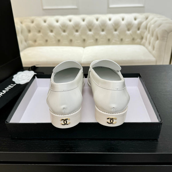 CC 25C Moccasins White Patent Leather